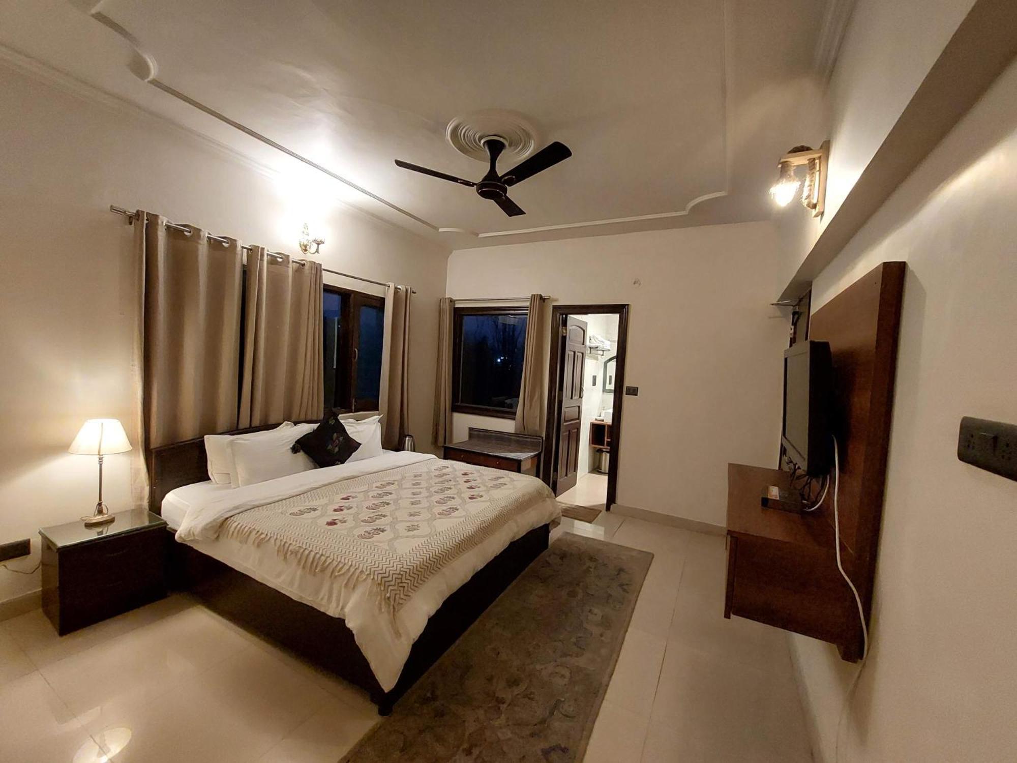 Alinda House Naukuchiatal By The Ghaur Hotel Bhimtal Bagian luar foto
